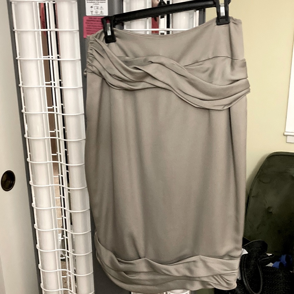 Emmanuel Ungaro skirt.42 (FR) never worn. 100% silk.
